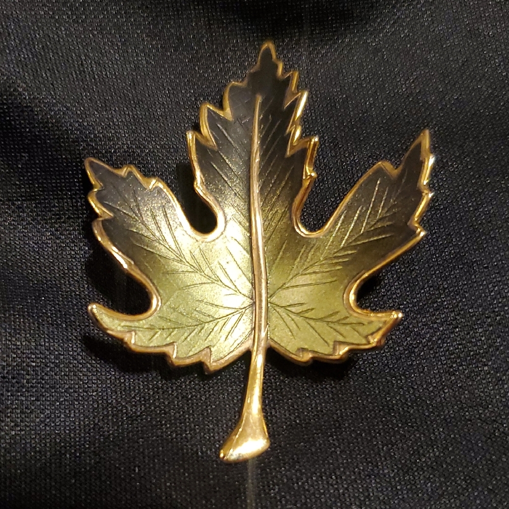 Vintage Maple Leaf Enamel Brooch Gold Green 1960s 1970s